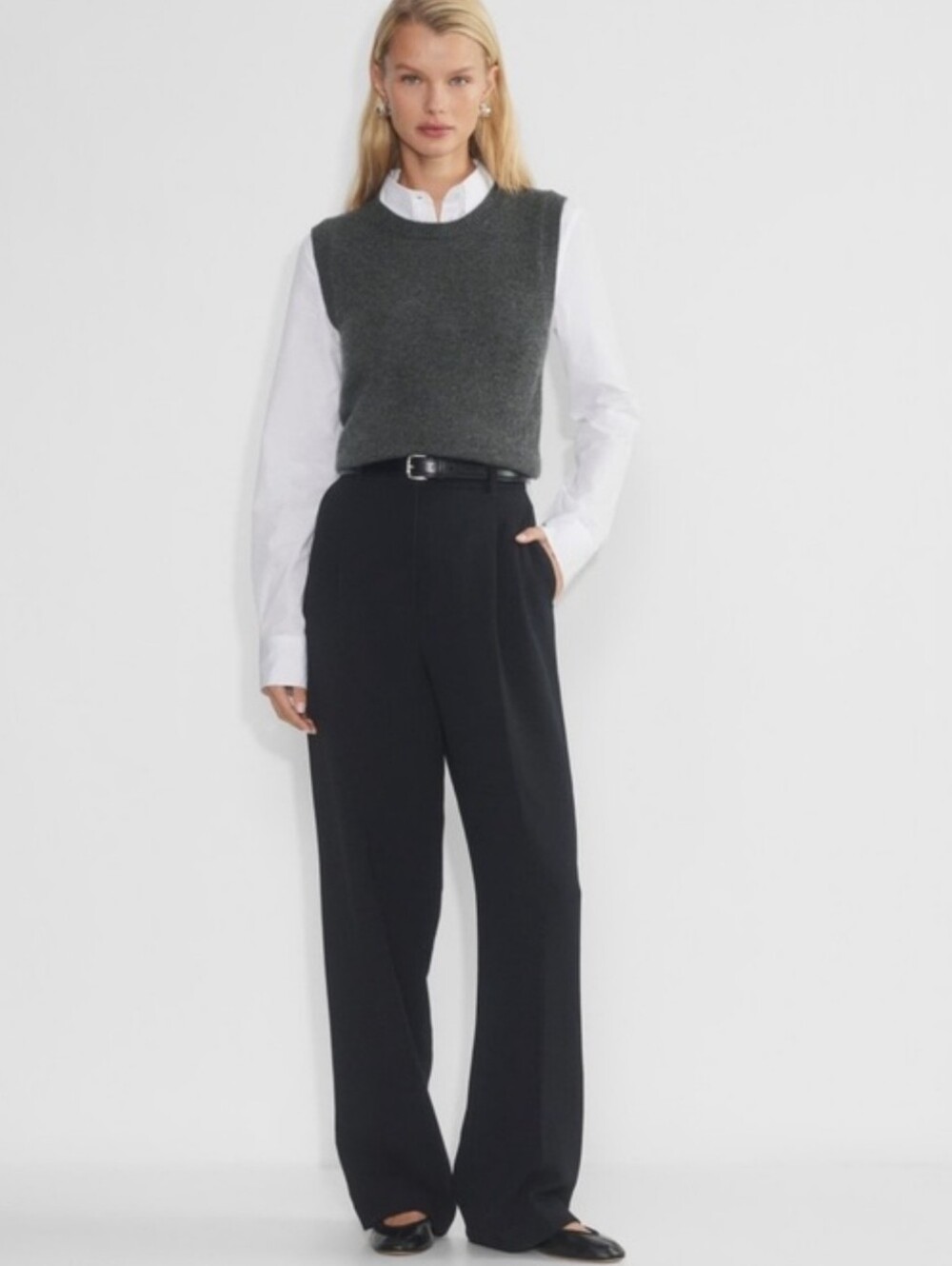 NWOT Aritzia Wilfred The Effortless Pant Crepette Black Sz 6 Tailored Pleated